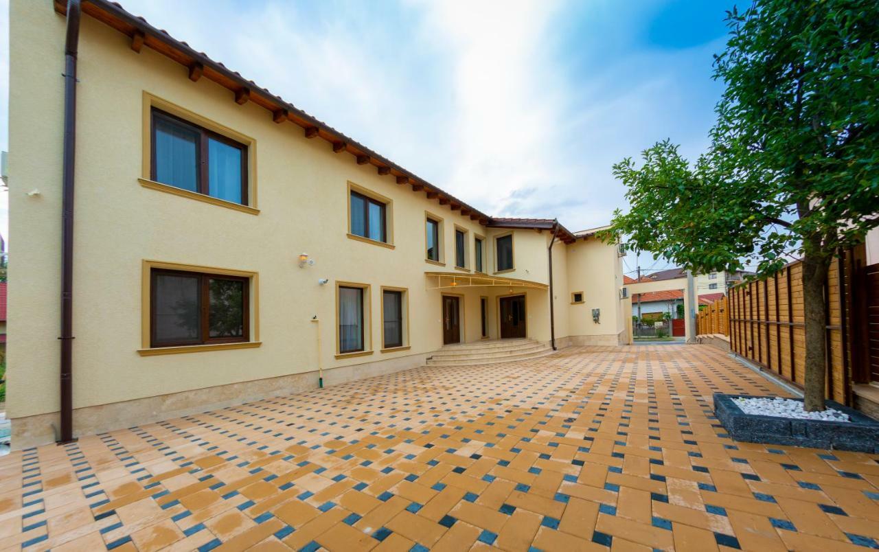 Casa Cu Nuc Hotel Alba Iulia Buitenkant foto