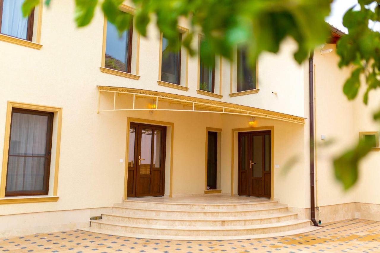 Casa Cu Nuc Hotel Alba Iulia Buitenkant foto