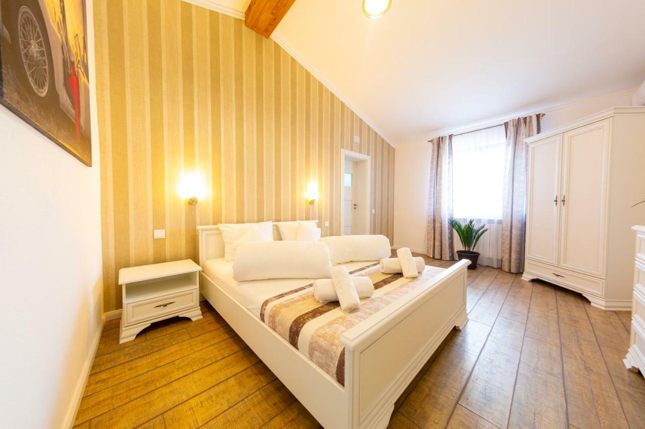 Casa Cu Nuc Hotel Alba Iulia Buitenkant foto
