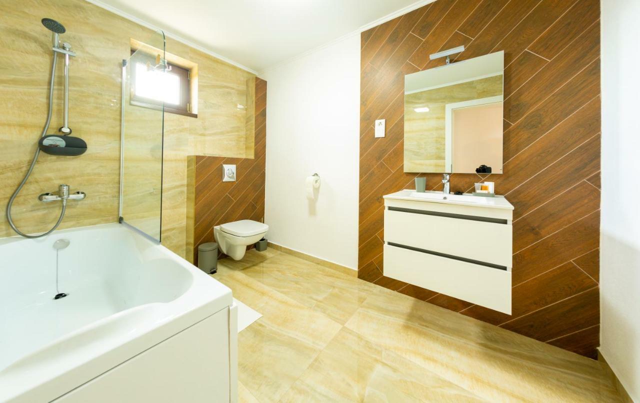 Casa Cu Nuc Hotel Alba Iulia Buitenkant foto